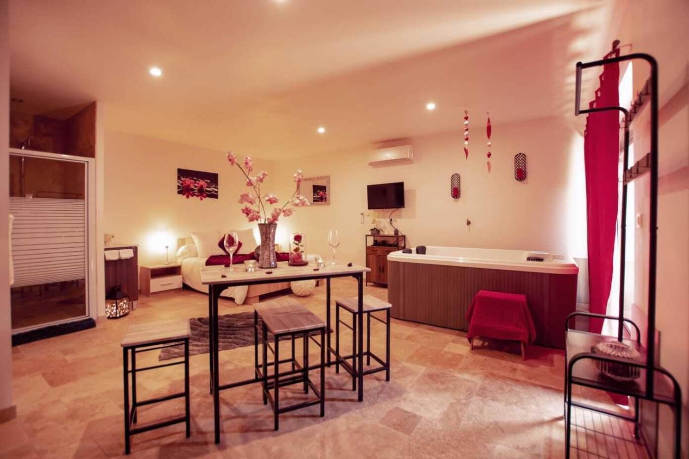 Gites Spa De Charme L Etoile Spa Beynac-et-Cazenac Buitenkant foto